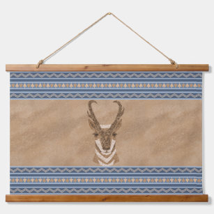 Südwest Pronghorn Antelope Head Blue Borders Wandteppich Mit Holzrahmen