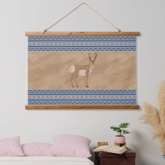 Südwest Pronghorn Stehend Antelope Blue Borders Wandteppich Mit Holzrahmen (Schlafzimmer)