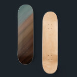 Südwestlich gestrichene Wüste Imitate Holz Skateboard<br><div class="desc">Südwestlich gemalte Wüstenkunst Design-Bild von TheFabricSeal bei Zazzle. Diese wunderschöne Grafik-Grafik-Illustration zeigt eine Imitat Holzfläche mit gebürstetem und Aquarell lackierte horizontale Streifen mit wunderschönen Farben,  die von den Wüsten des herrlichen Südwestens inspiriert werden. Farbtöne in Schwarz,  Braun,  Bordeaux,  Rot,  Rost,  Kupfer,  Terrakotta,  Sand,  Türkisblau und Grün.</div>