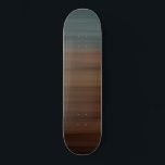 Südwestlich gestrichene Wüste Imitate Holz Skateboard<br><div class="desc">Südwestlich gemalte Wüstenkunst Design-Bild von TheFabricSeal bei Zazzle. Diese wunderschöne Grafik-Grafik-Illustration zeigt eine Imitat Holzfläche mit gebürstetem und Aquarell lackierte horizontale Streifen mit wunderschönen Farben,  die von den Wüsten des herrlichen Südwestens inspiriert werden. Die Farbtöne Schwarz,  Braun,  Bordeaux,  Rot,  Rost,  Terrakotta,  Ziegelsteine,  Bräune,  Sand,  türkisblau und grün.</div>