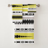 Südwestpattern Schwarz, Grau, Weiß, Weiß Badhandtuch Set (Insitu)