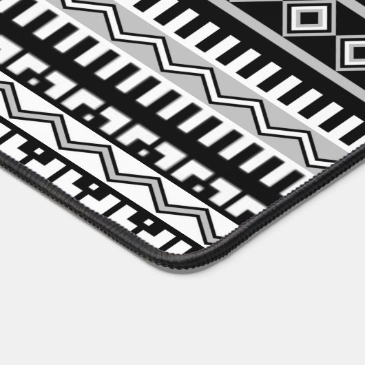 Südwestschwarz und weiß geometrisches Muster Schreibtischunterlage (Ecke)