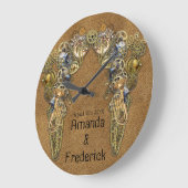 Suede Texture with Steampunk Sculptures Große Wanduhr (Winkel)