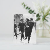 Suffragette Emmeline Pankhurst wird 1914 verhaftet Postkarte (Stehend Vorderseite)