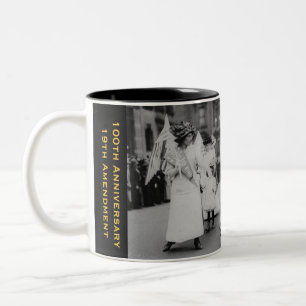 Suffragette-Parade Mai 6,1912 das NYC der Frauen Zweifarbige Tasse