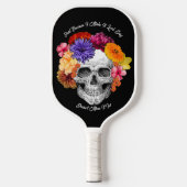 Sugar Skull Art Collage Farbige Blume auf schwarz Pickleball Schläger (Vorderseite)