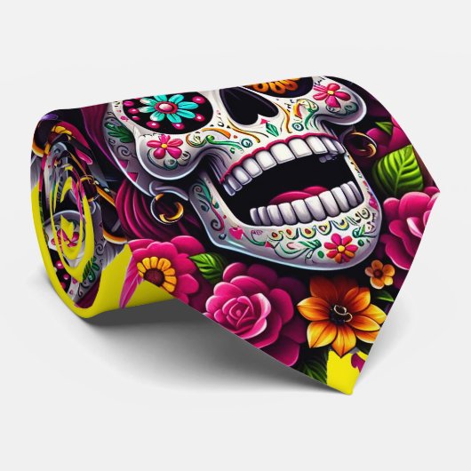 Sugar Skull Art - Jolly Pirate Skull (Gelb) Krawatte (Gerollt)