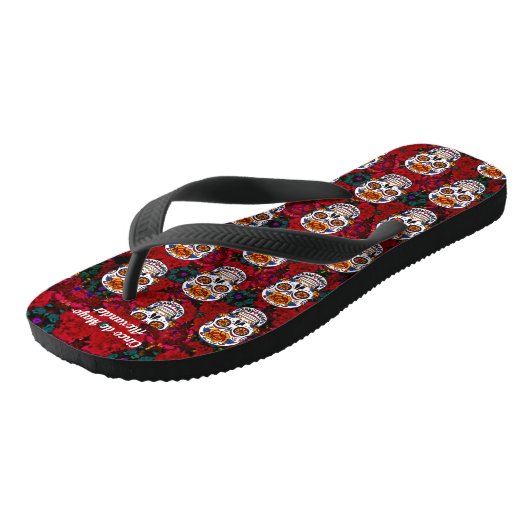 Sugar Skull Cinco de Mayo Red Floral Name Badesandalen (Schrägansicht)