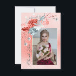Sukkuläres Foto | Bat Mitzvah Dankeskarte<br><div class="desc">Dieses Design besticht durch ein elegantes, wasserfarbenes Blumenstrauß in sanftem Blau, Bordeaux und korallenroten Blume auf einem korallenfarbenen Schimmer-Hintergrund. Ihr Lieblings-Foto und der Text Dankeschön in elegantem Drehbuch auf der Vorderseite. Auf der anderen Seite ist Ihr personalisiert Dankeschön Karteninformationen. Personalisieren Sie den Text in den Textfeldern, indem Sie ihn bearbeiten....</div>