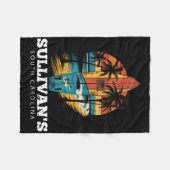 Sullivan's South Carolina Surfboard Surfing Retro Fleecedecke (Vorderseite (Horizontal))