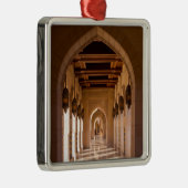 Sultan Qaboos Grand Moschee in Muscat, Oman Ornament Aus Metall (Rechts)