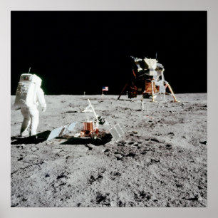 Summen-Aldrin und Mondfähre auf dem Mond Poster