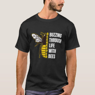 Summend durchs Leben mit Bienen Lustige Imkerei Ho T-Shirt