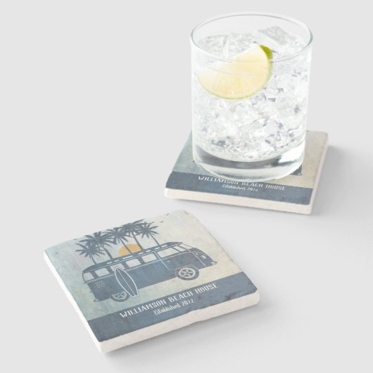 Summer Beach House Retro Surf Van Mit Monogramm Steinuntersetzer (Seitenansicht)