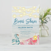 Summer Beach String Lights Flamingo Brautparty Einladung (Stehend Vorderseite)