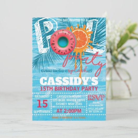 Summer Birthday Pool Party Einladung (Stehend Vorderseite)