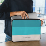 Summer Blue Beach Vibe Horizontal Streifen Laptopschutzhülle<br><div class="desc">Der sommerblaue Strandvibe horizontale Streifen Laptop Ärmel perfekt für frische und ozeanische Farben Liebhaber Person. Geben Sie Ihrem Laptop einen Blick auf den Strand.</div>