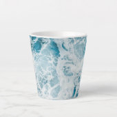 Summer Blue Ocean Wave Milchtasse (Vorderseite)