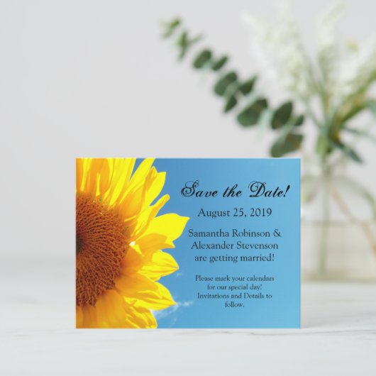 Summer Blue Sky Gelb Sonnenblume Save the Date Ankündigungspostkarte (Stehend Vorderseite)