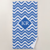 Summer Blue Zickzack Zig Zag Streifen Monogramm Strandtuch (Vorderseite)