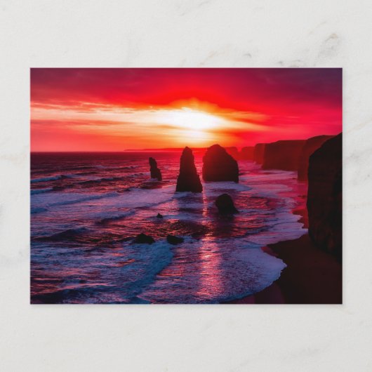 Summer Crimson Sunset Sky Vibrant Rocky Beach Postkarte (Vorderseite)