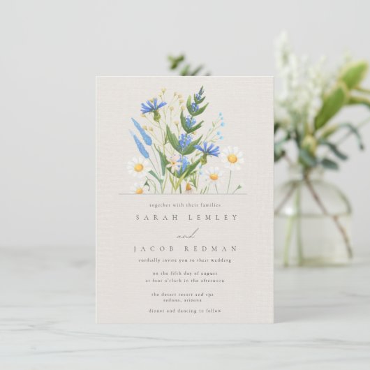 Summer Daisy Blue Floral Botanical Wedding Einladung (Stehend Vorderseite)