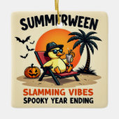 Summer Duck And Pretty Witch Halloween Keramikornament (Vorderseite)