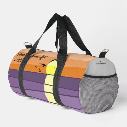 Summer Event Sponsor Script Logo Feld Full Sunset Duffle Bag (Rechte Ecke)