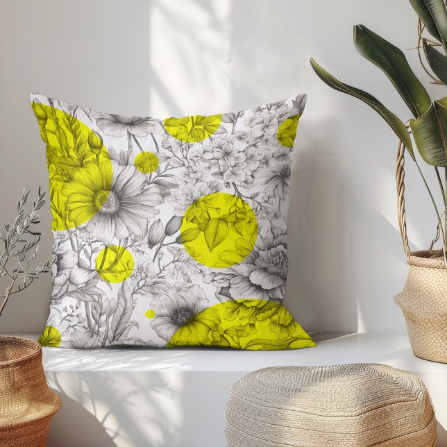 Summer Floral dekorative Gelbe Retro Peonies Kissen (Modern floral throw pillow with black and white sketch flowers and bright yellow retro circles.)