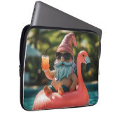 Summer Gnome in Sonnenbrille auf Flamingo Float Laptopschutzhülle (Vorne Rechts)