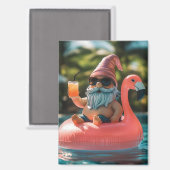Summer Gnome in Sonnenbrille auf Flamingo Float Magnet (Vorderseite/Rückseite)
