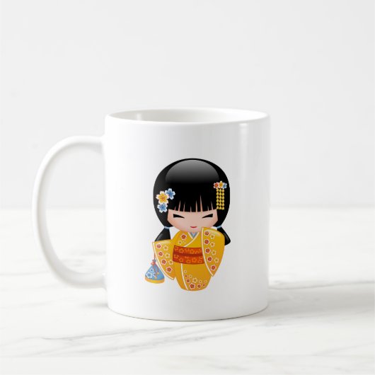 Summer Kokeshi Doll - Yellow Kimono Geisha Girl Co Kaffeetasse (Links)