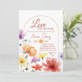 Summer Meadow Liebe in Bloom Brautparty Einladung (Stehend Vorderseite)