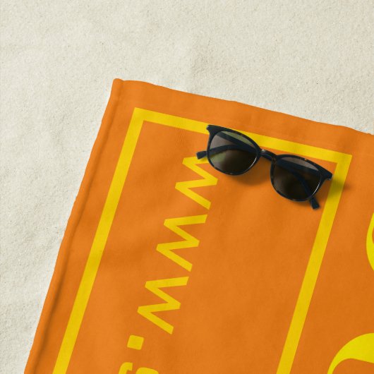 Summer Orange Yellow Website Name Mit Monogramm Strandtuch (Beispiel)