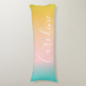 Summer Pastel Gradient | Name des Personalisierten Seitenschläferkissen (Vorderseite Vertikal)