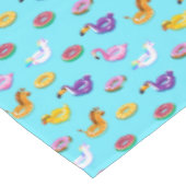 Summer Pool Float Muster Tischdecke (Schrägansicht)