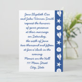 Summer Seashells in Blue Wedding Einladung (Stehend Vorderseite)