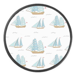 Summer Seatime Niedliche Yachten mit Segel Eishockey Puck