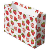 Summer Strawberry Pattern Große Geschenktüte (Vorderseite Schrägansicht)