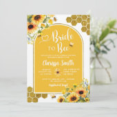 Summer Sunflower Bridge to Bee Brautparty Einladung (Stehend Vorderseite)