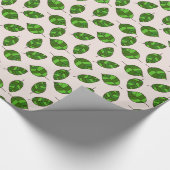 Summer Verlasse grünes Leaf-Muster auf einer belie Geschenkpapier (Ecke)