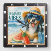 Summer Vibes Beach Dog Quadratische Wanduhr (Vorderseite)