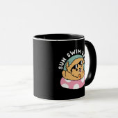 Summer Vibes Hund - Floating Welpe mit Sonnenbrill Tasse (VorderseiteRechts)