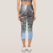 Summer Vibes Palm Tree Blätter Blassgrün Capri Leggings (Rückseite)