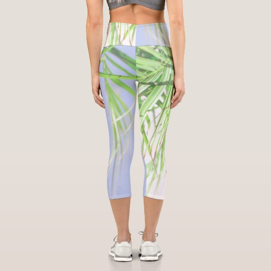 Summer Vibes Palm Tree Blätter Blassgrüne Pastel Capri Leggings (Rückseite)