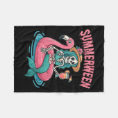 Summerween Mermaid Skeleton Beach Flamingo Hallowe Fleecedecke (Vorderseite (Horizontal))