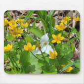 Sumpfdotterblumen mit einem Trillium Mousepad (Vorne)