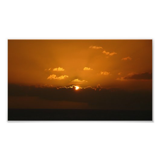 Sun Behind Clouds I Orange Sunset Foto (Vorne)