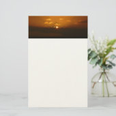 Sun Behind Clouds I Orange Sunset Foto Briefpapier (Stehend Vorderseite)