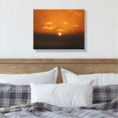 Sun Behind Clouds I Orange Sunset Foto Leinwanddruck (Insitu (Schlafzimmer))